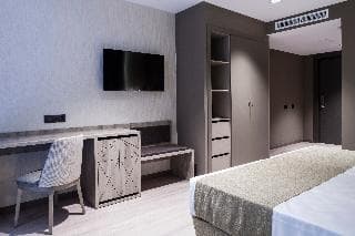 Bristol Hotel - photo 3