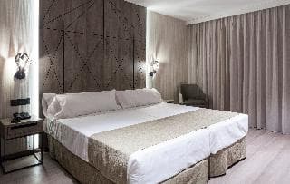Bristol Hotel - photo 2