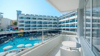 Avena Resort and Spa - photo 2