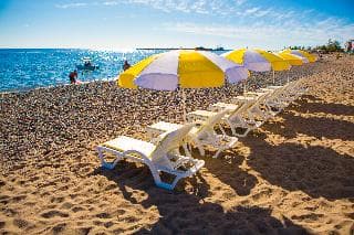 Family beach holiday - photo 3