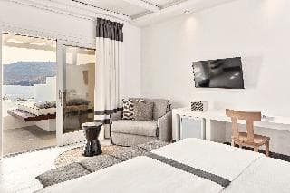 Luxury Hotel Stay - photo 3