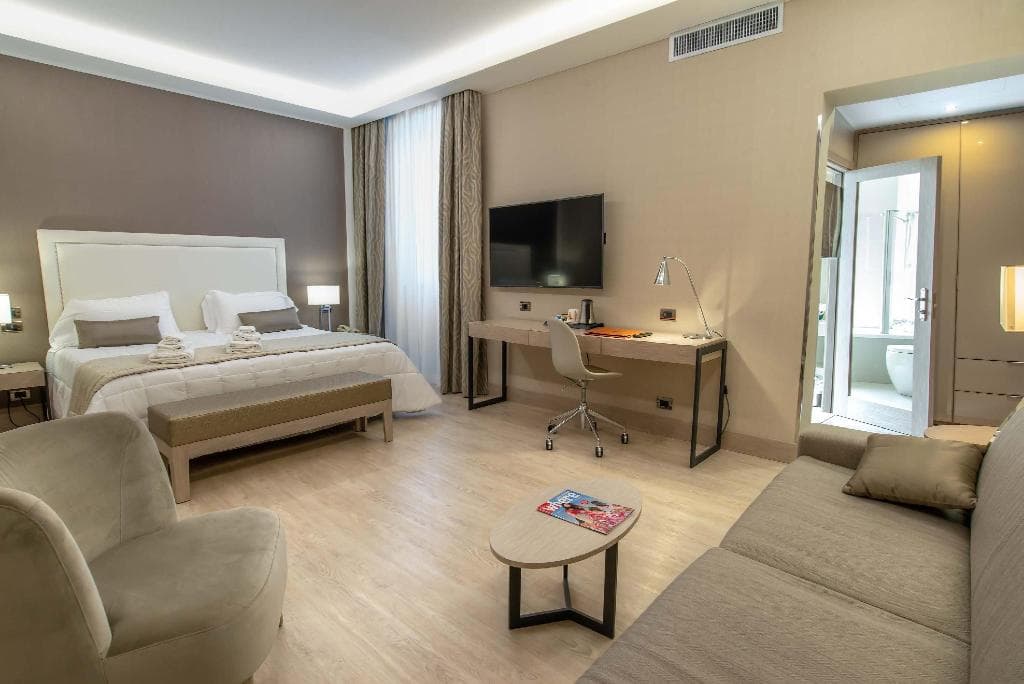 Stylish city hotel - photo 3