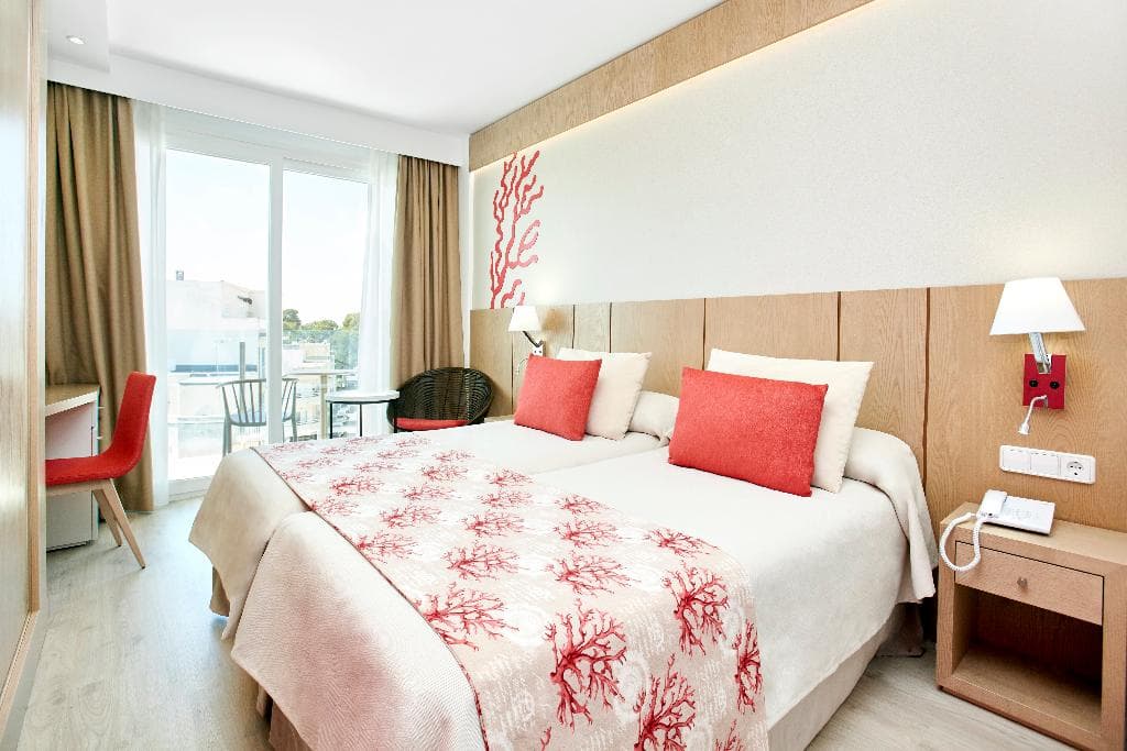S'Illot, Universal Hotel Perla - photo 2