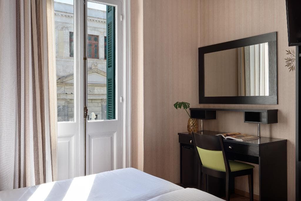Delphi Art Hotel - photo 2