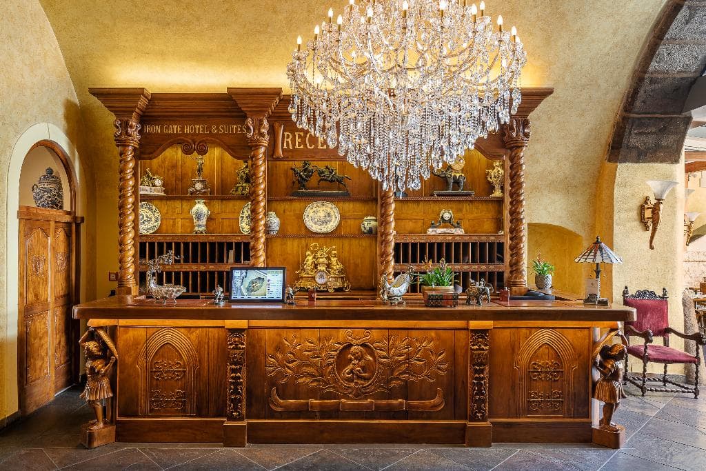 Iron Gate Hotel and Suites - photo 2