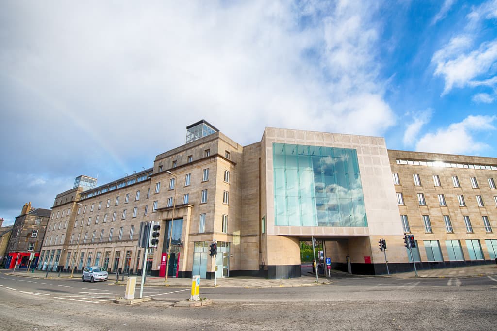 Edinburgh City Getaway - photo 2