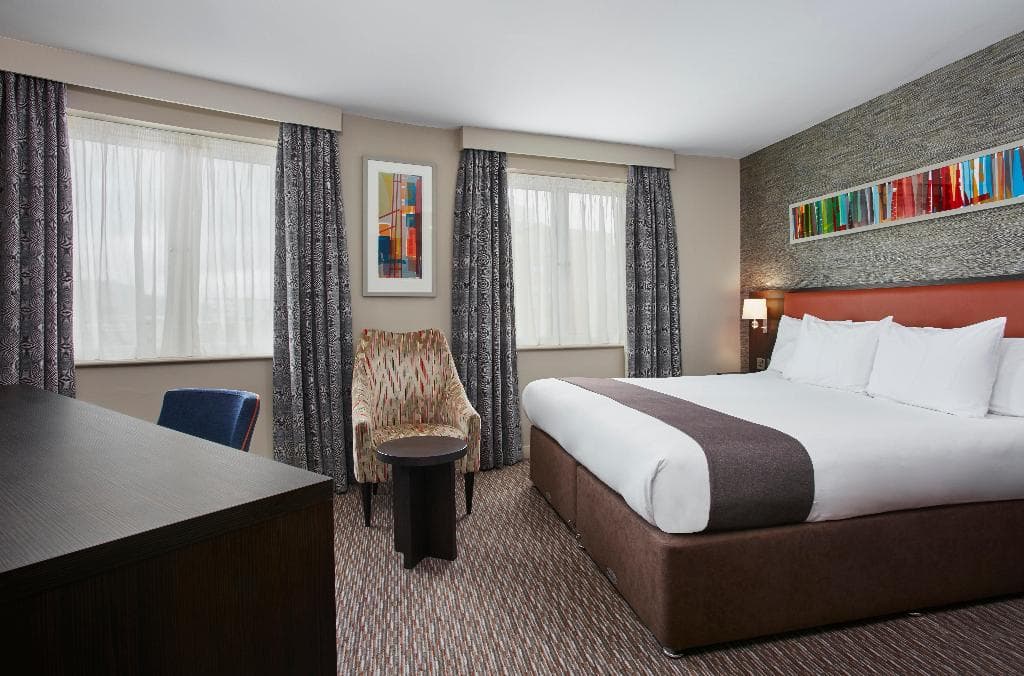 Modern City Comforts at Holiday Inn Belfast City Centre - photo 2
