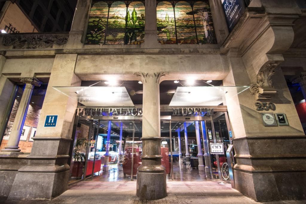 Barcelona City Getaway - photo 3