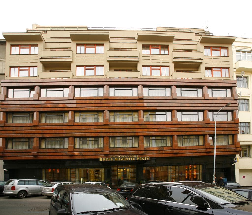 Hotel Majestic Plaza - photo 3