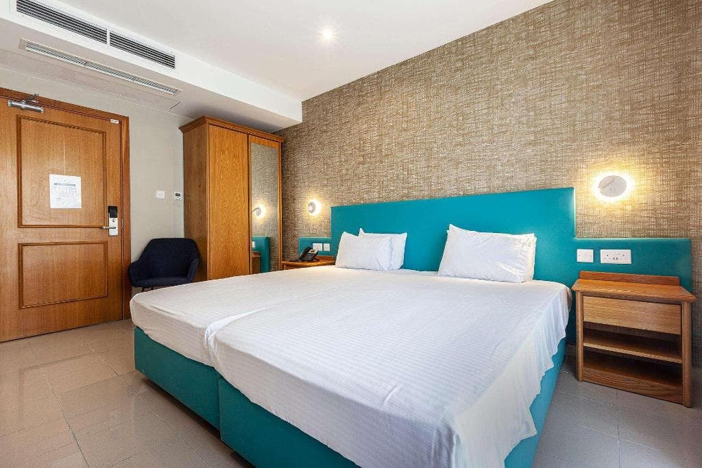 Mellieha Bay Escape - photo 2