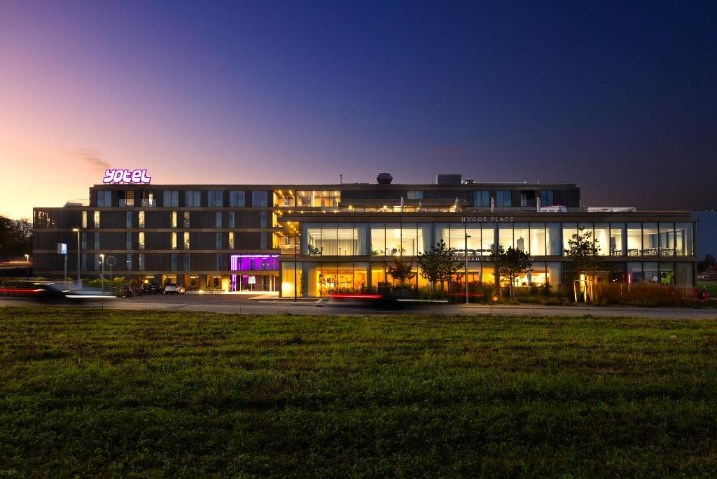 Yotel Geneva Lake - photo 3