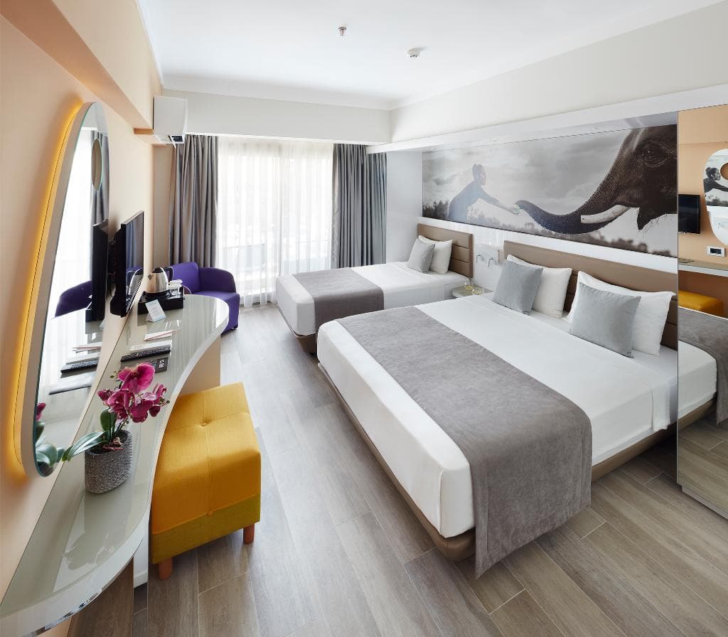 Lalila Blue Suites Getaway - photo 3