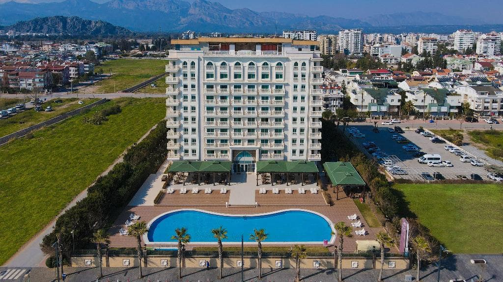Crowne Plaza Antalya -directly on the beach