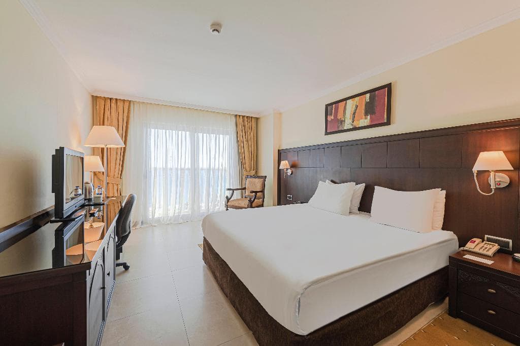 Crowne Plaza Antalya -directly on the beach - photo 2