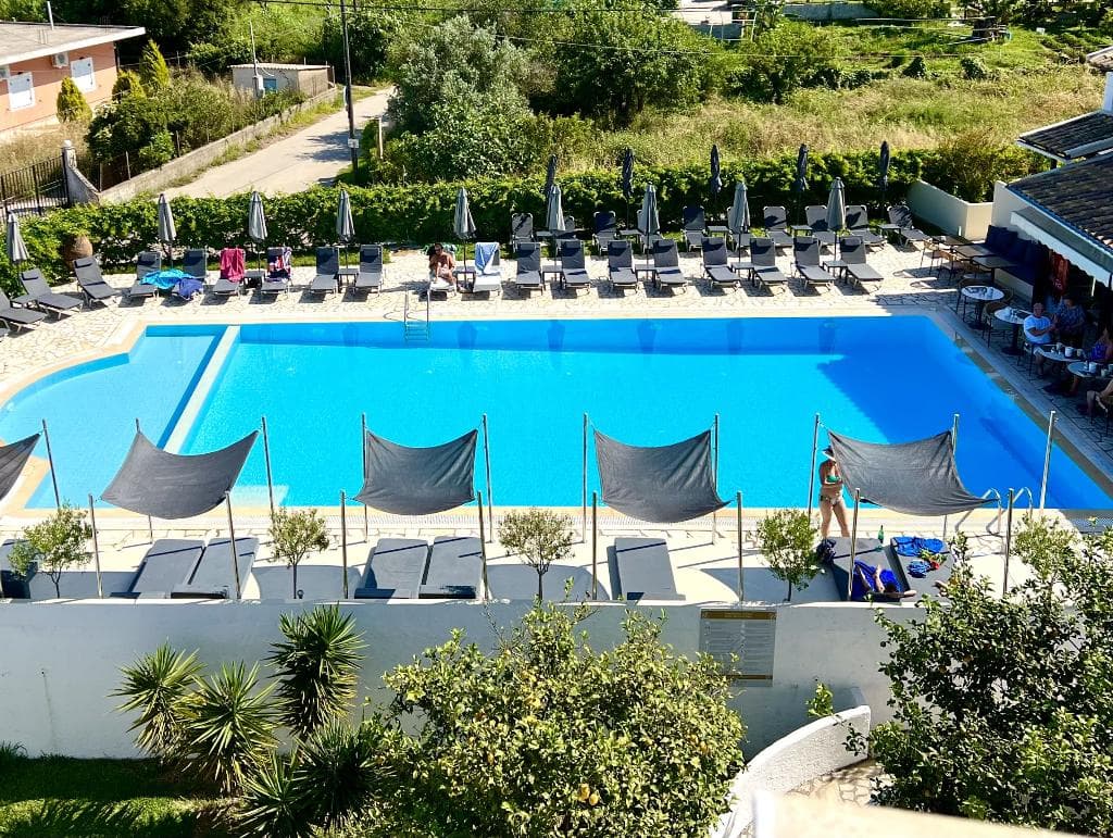 Agios Georgios Escape - photo 2
