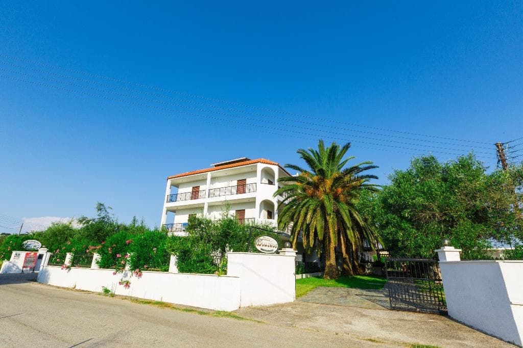 Agios Georgios Escape - photo 3
