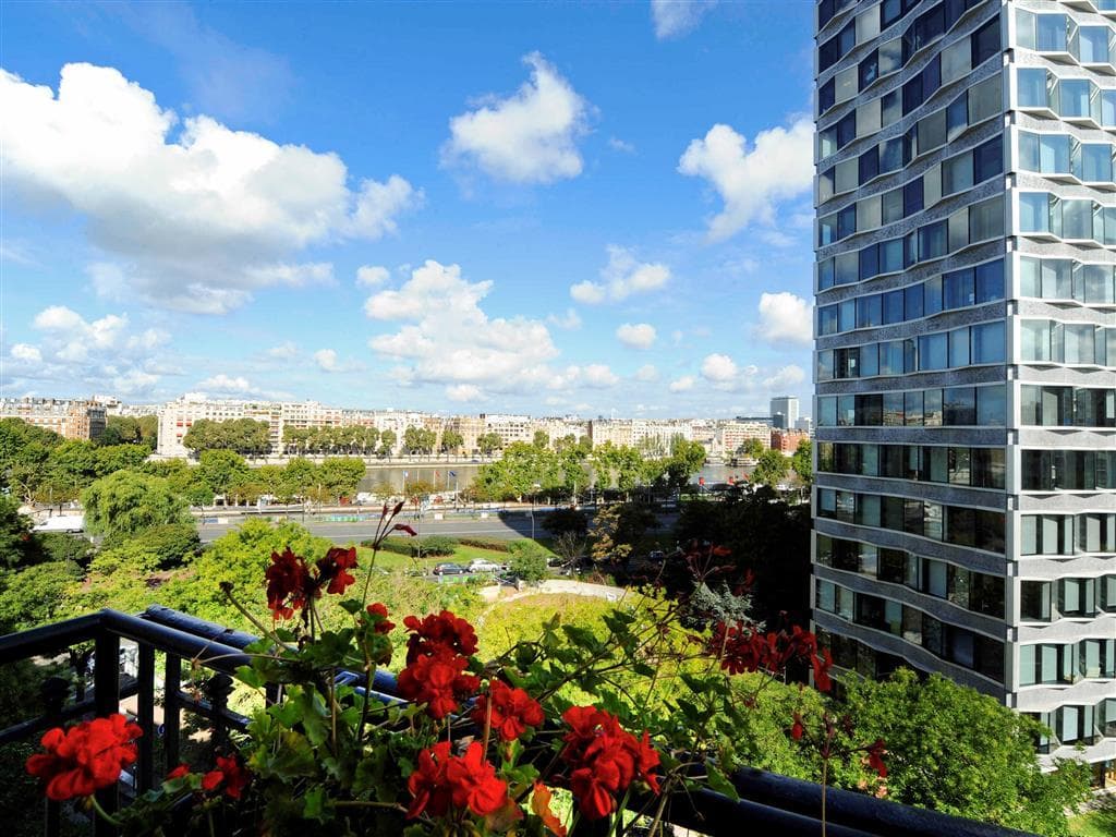 Eiffel Tower, Mercure Paris - photo 3