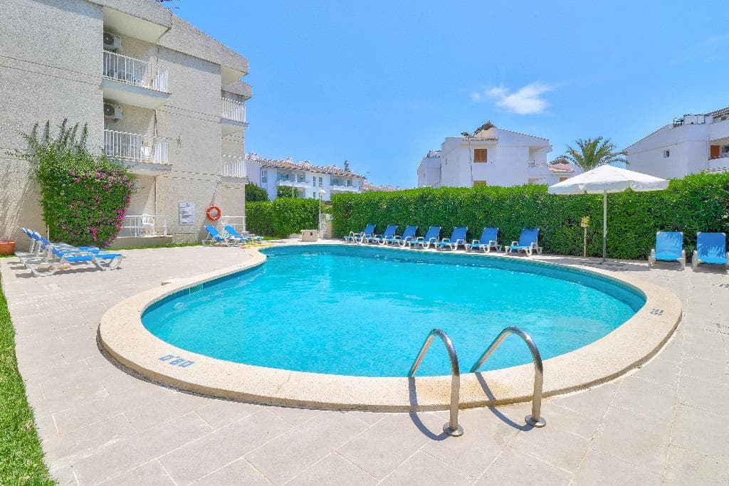 Llevant Apartamentos - photo 2