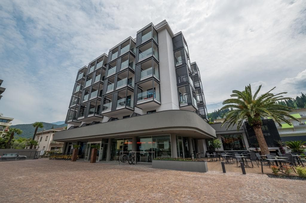 Lake Front Hotel - photo 3