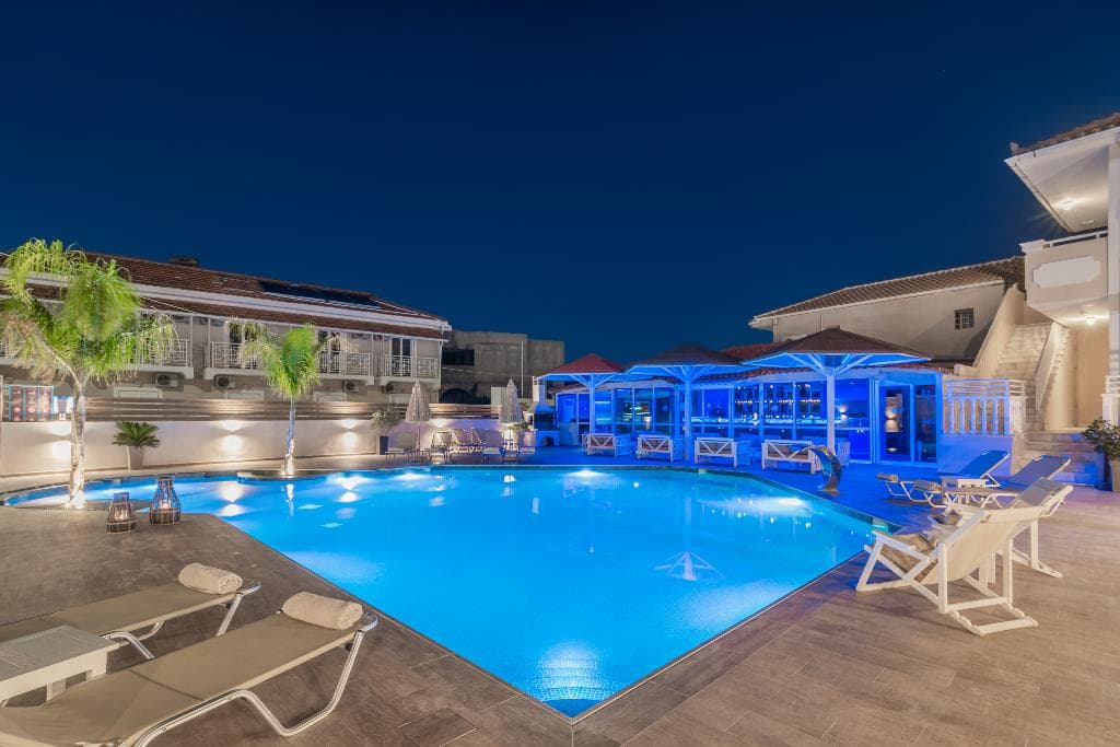 Tzante Hotel - photo 2