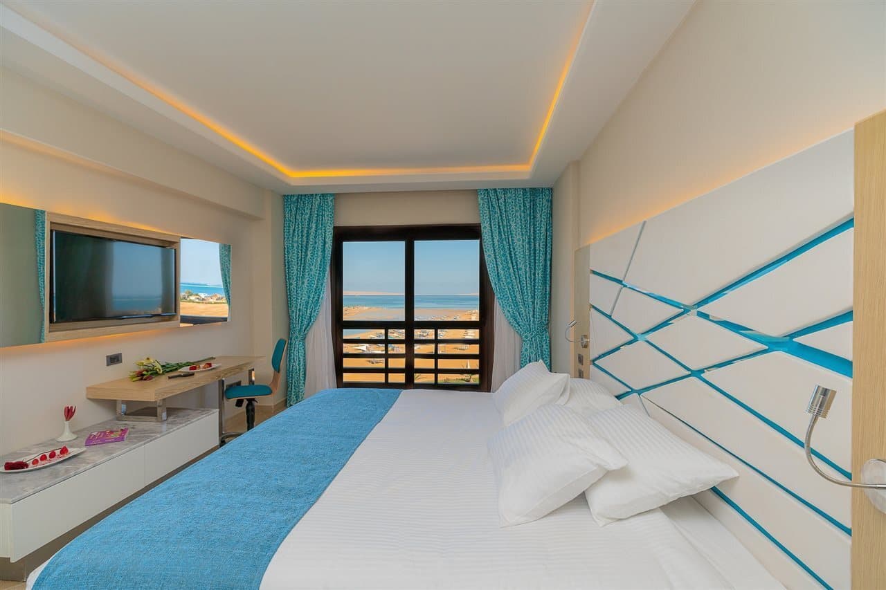 Gravity Hotel & Aqua Park - photo 2