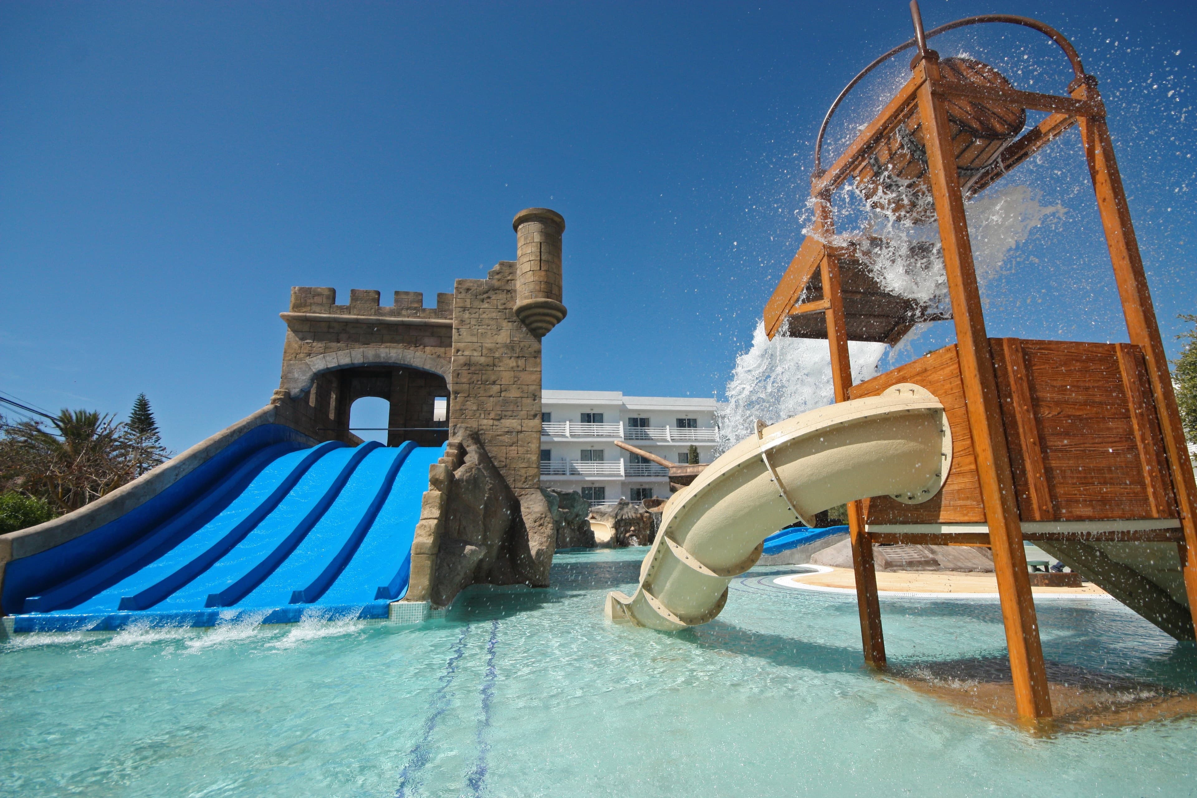 Pirates Village Apartments - photo 3
