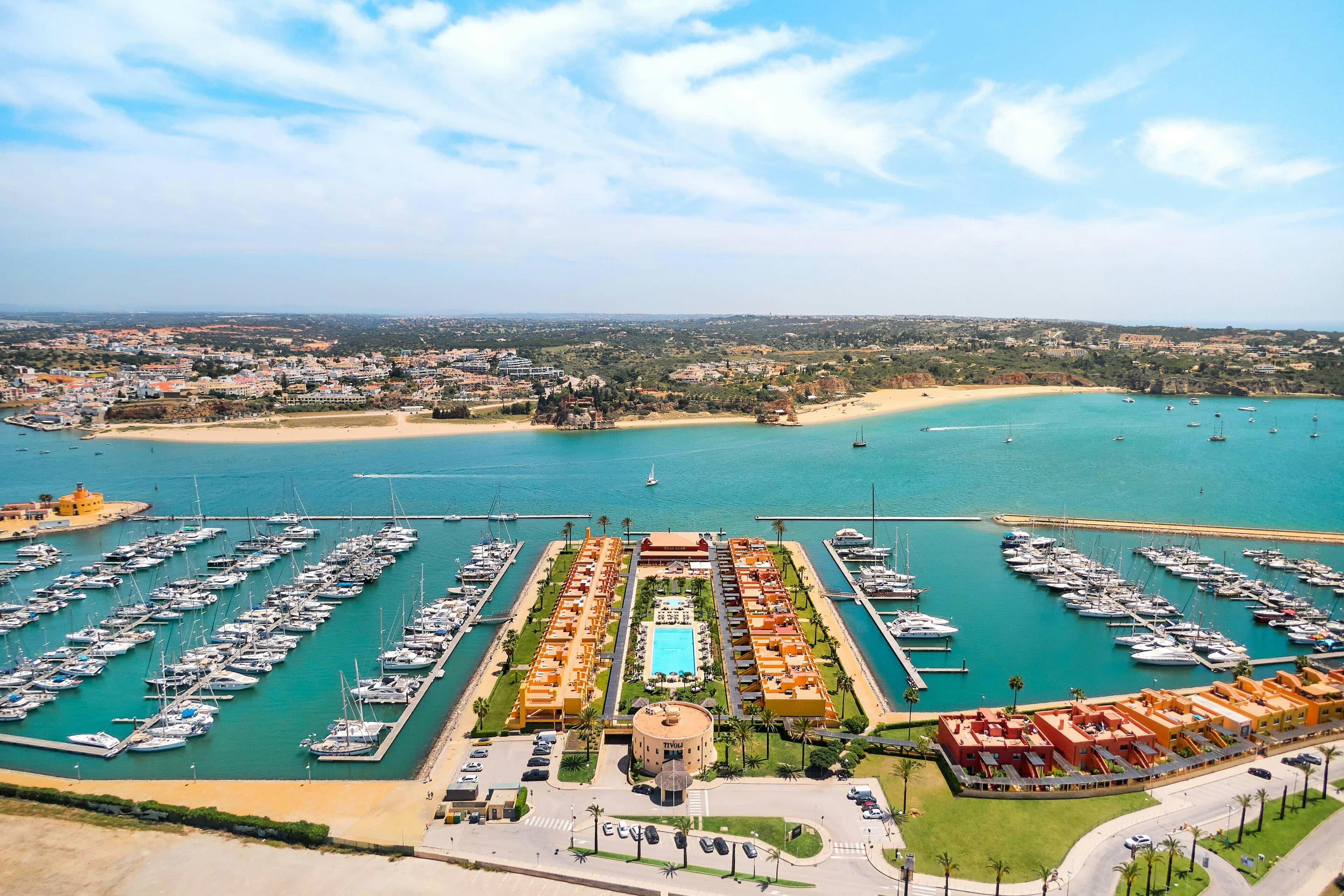 NH Marina Resort