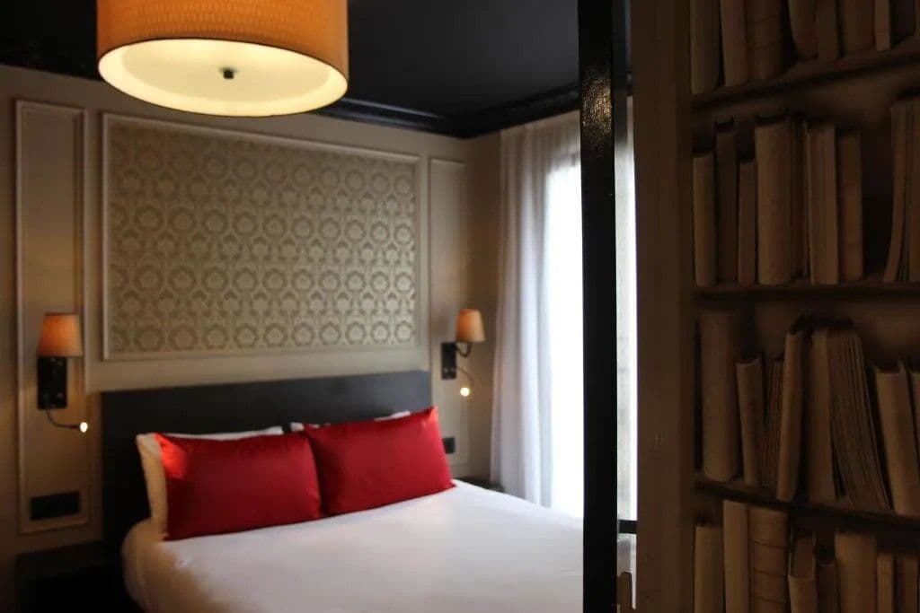 Hotel Le Montmartre Saint Pierre - main photo