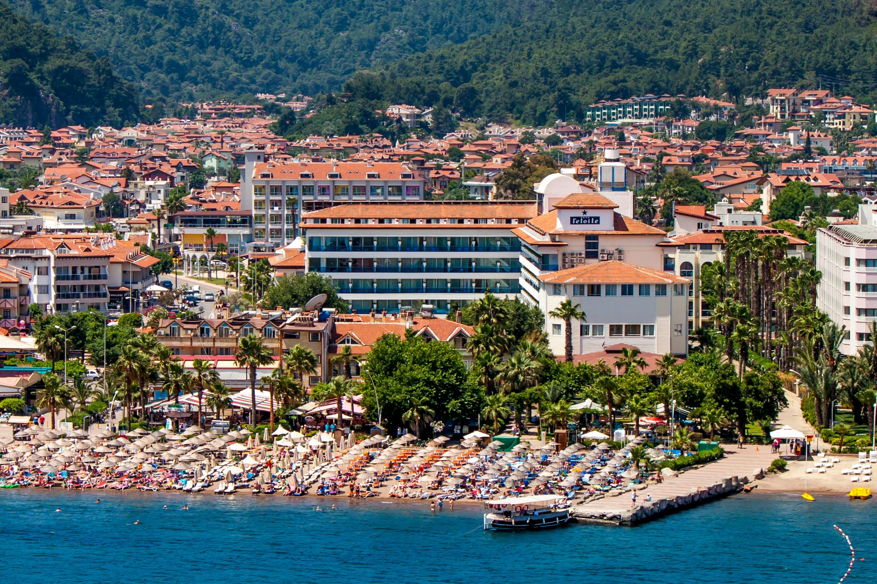 L'Etoile Beach Hotel