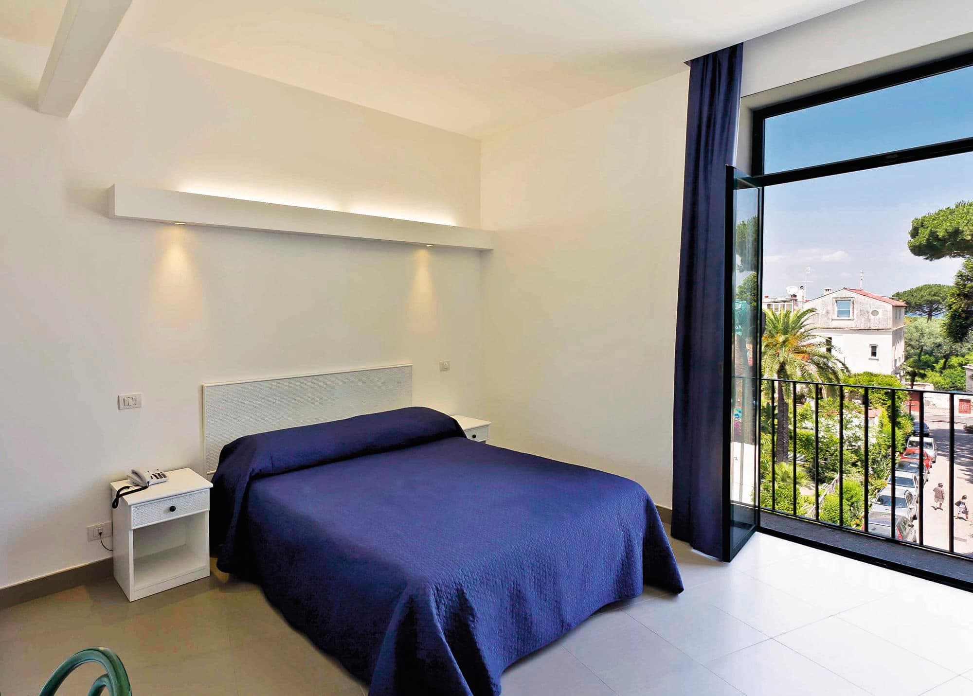 Hotel Eden Getaway - photo 2