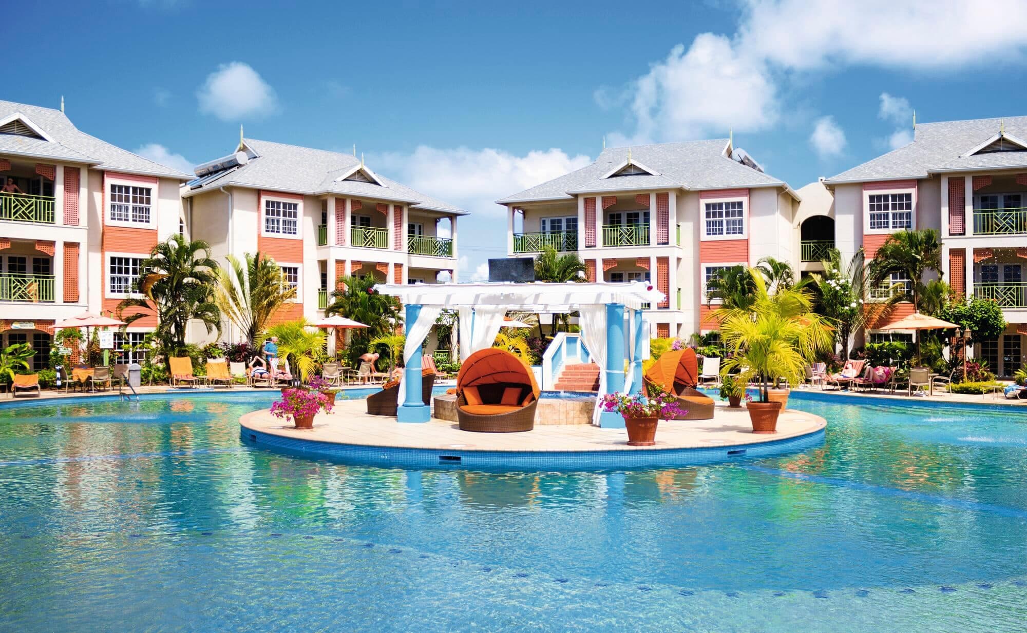Bay Gardens Beach Resort & Spa - photo 3