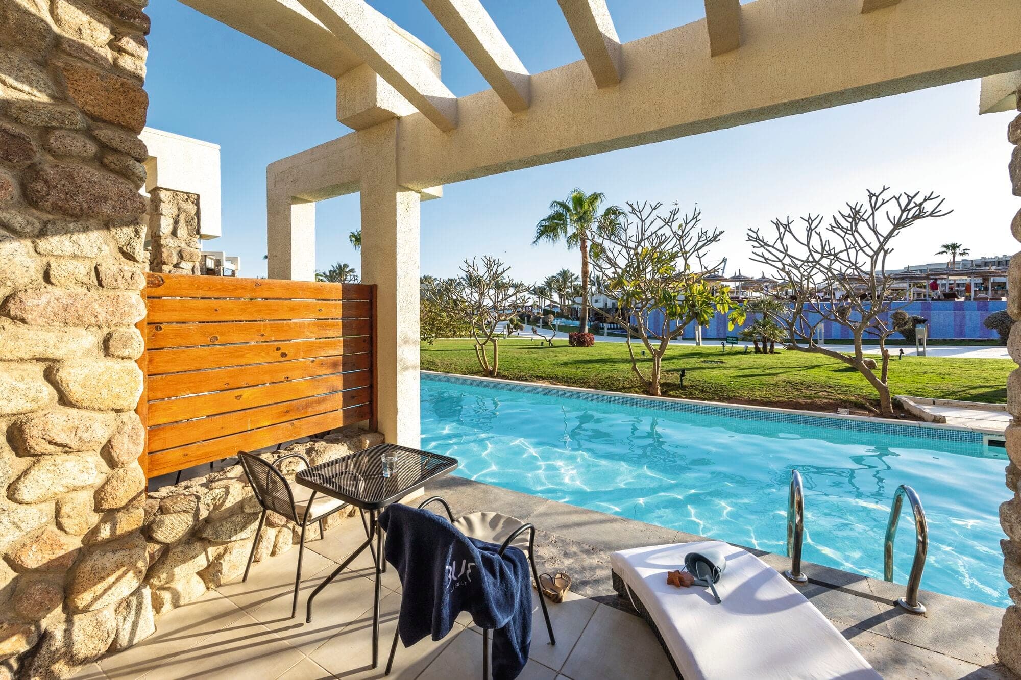 Luxury Coral Sea Getaway - photo 3