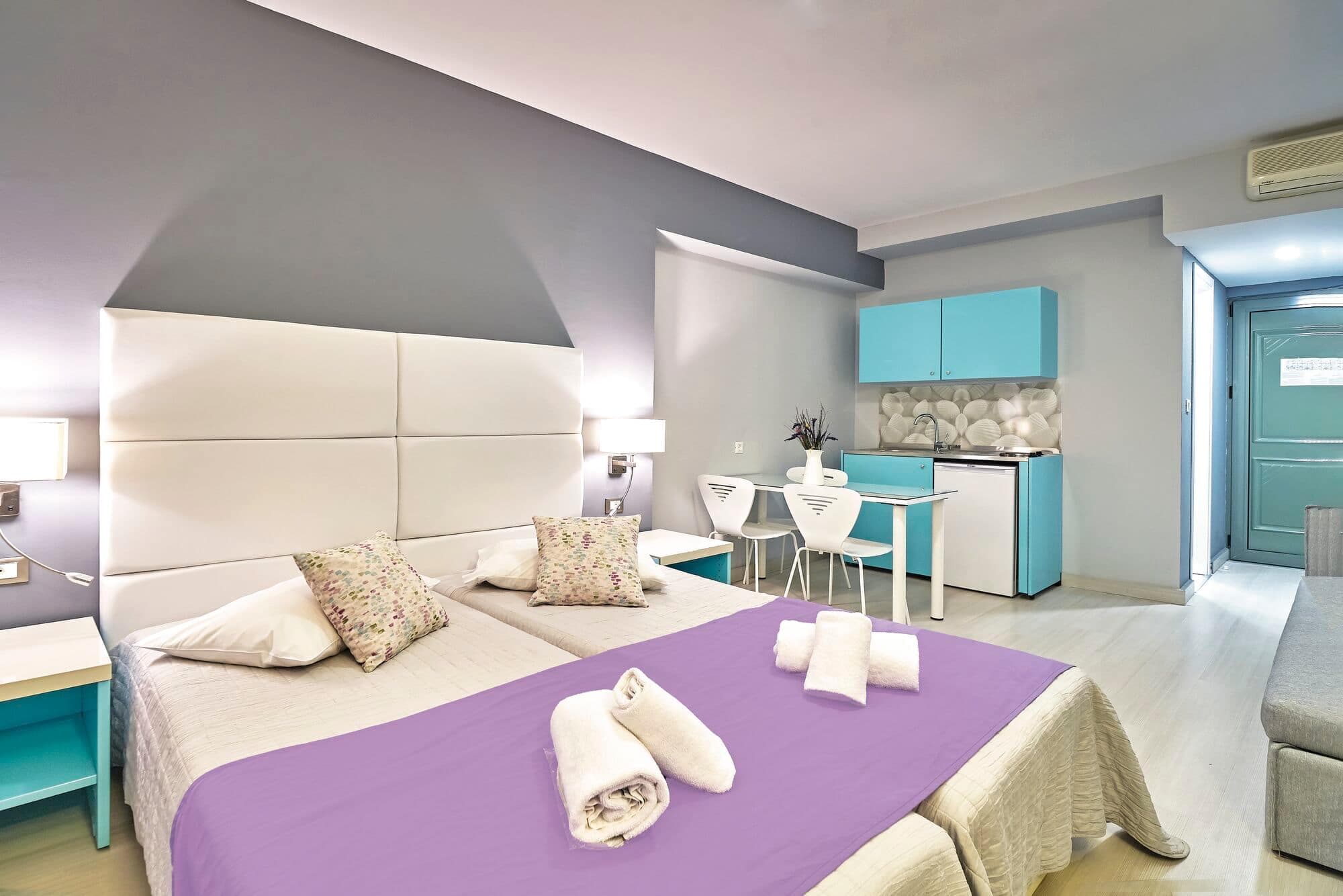 Sunrise Village Hotel - photo 2