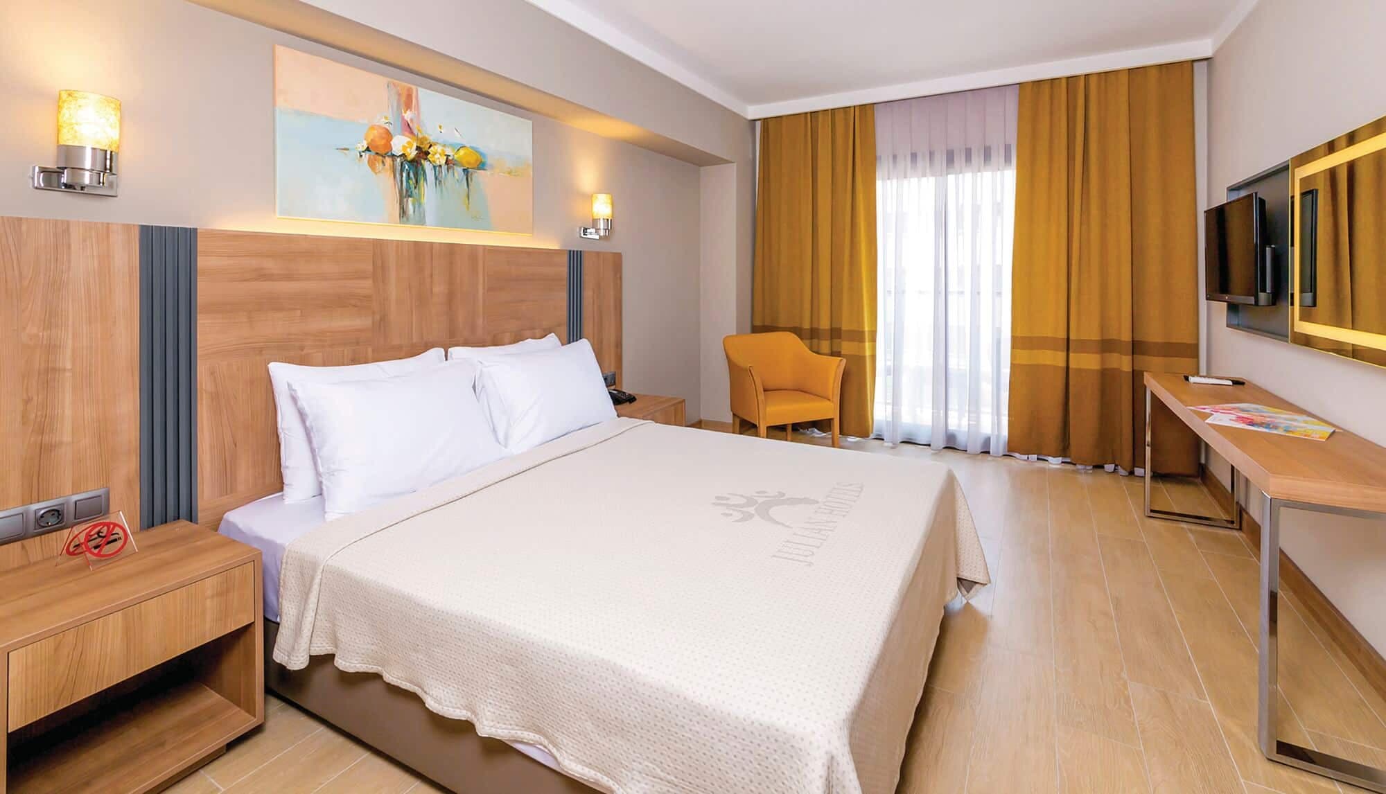 Julian Club Hotel - photo 2