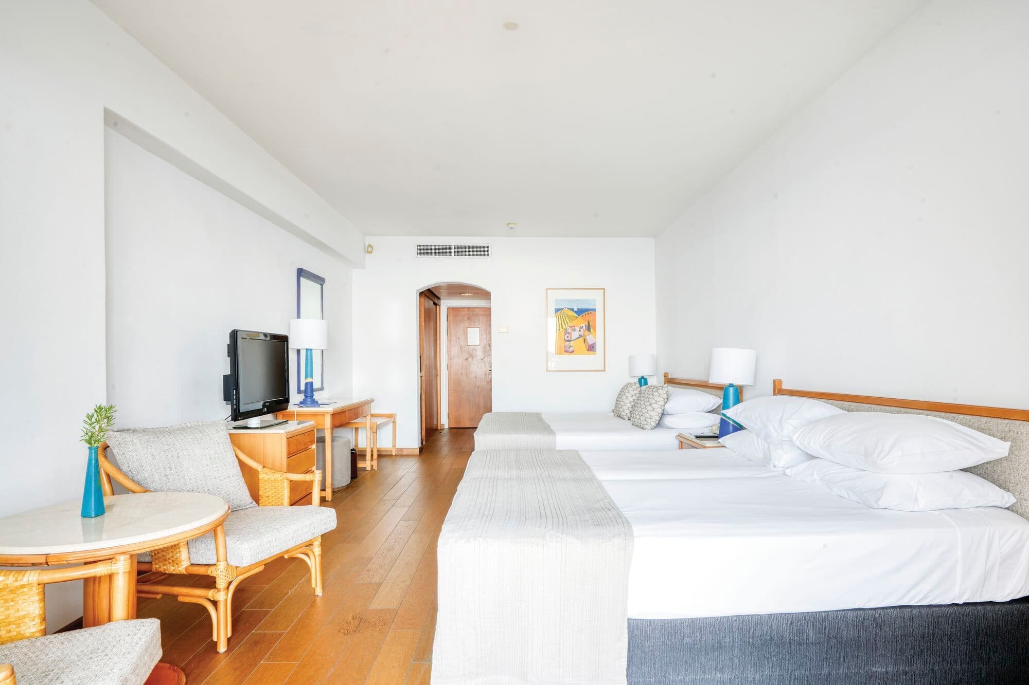 Coral Beach Hotel - photo 2