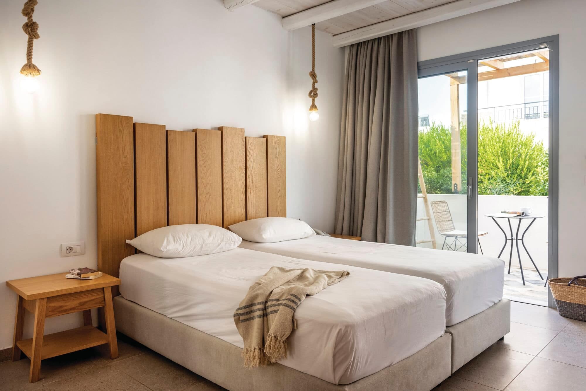 Amfitriti Hotel & Studios - photo 2