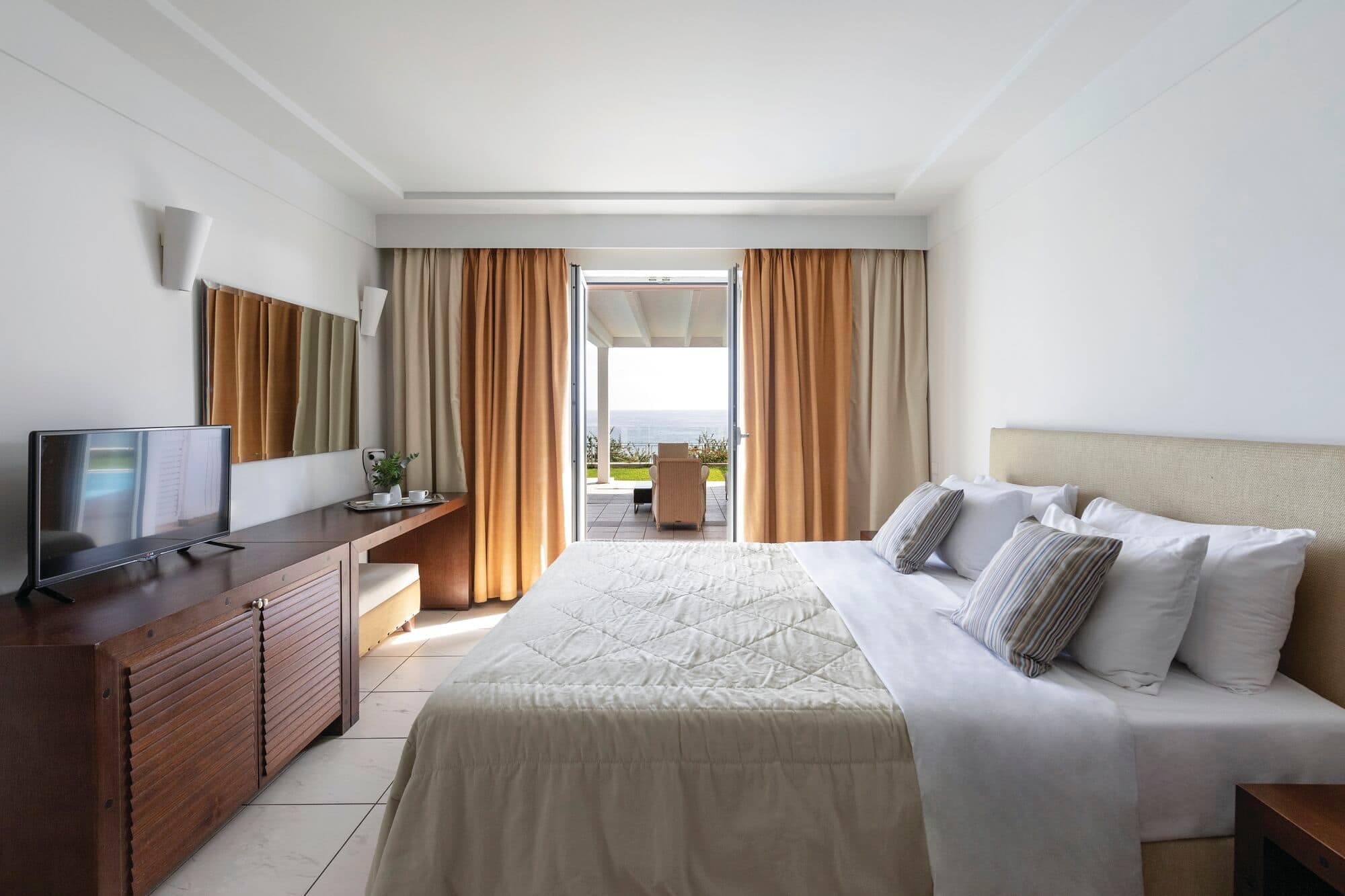 Apostolata Island Resort - photo 2