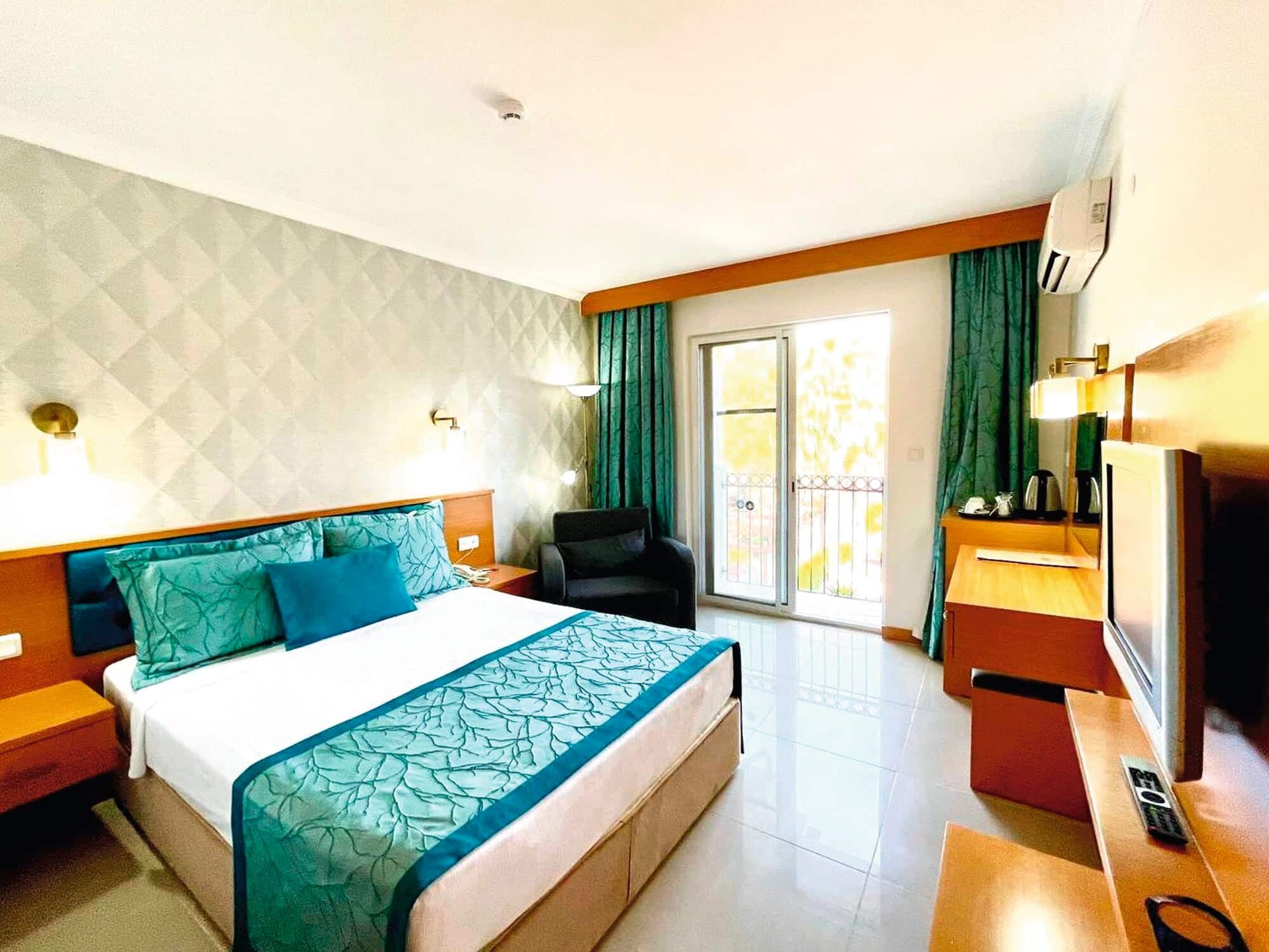 Green Forest Hotel - photo 2