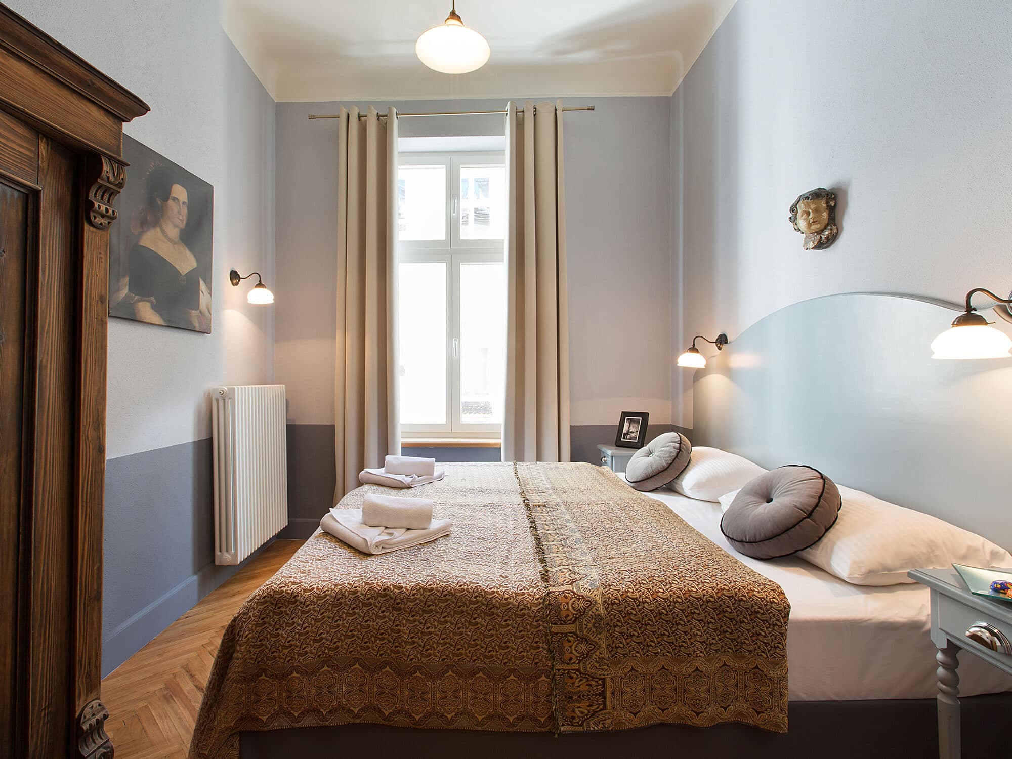 Antique Apartments - photo 2