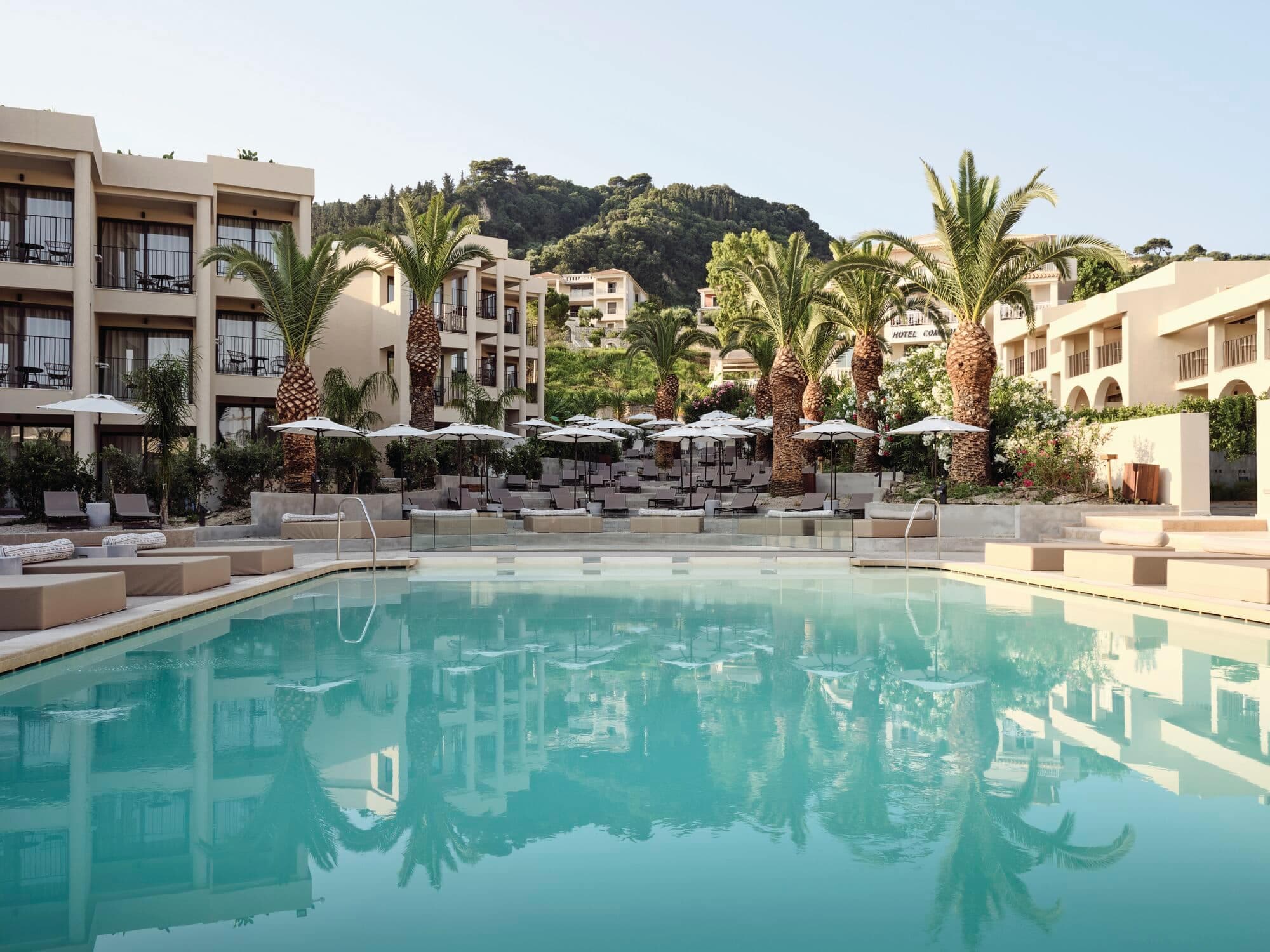 Admiral De Luxe Hotel - main photo