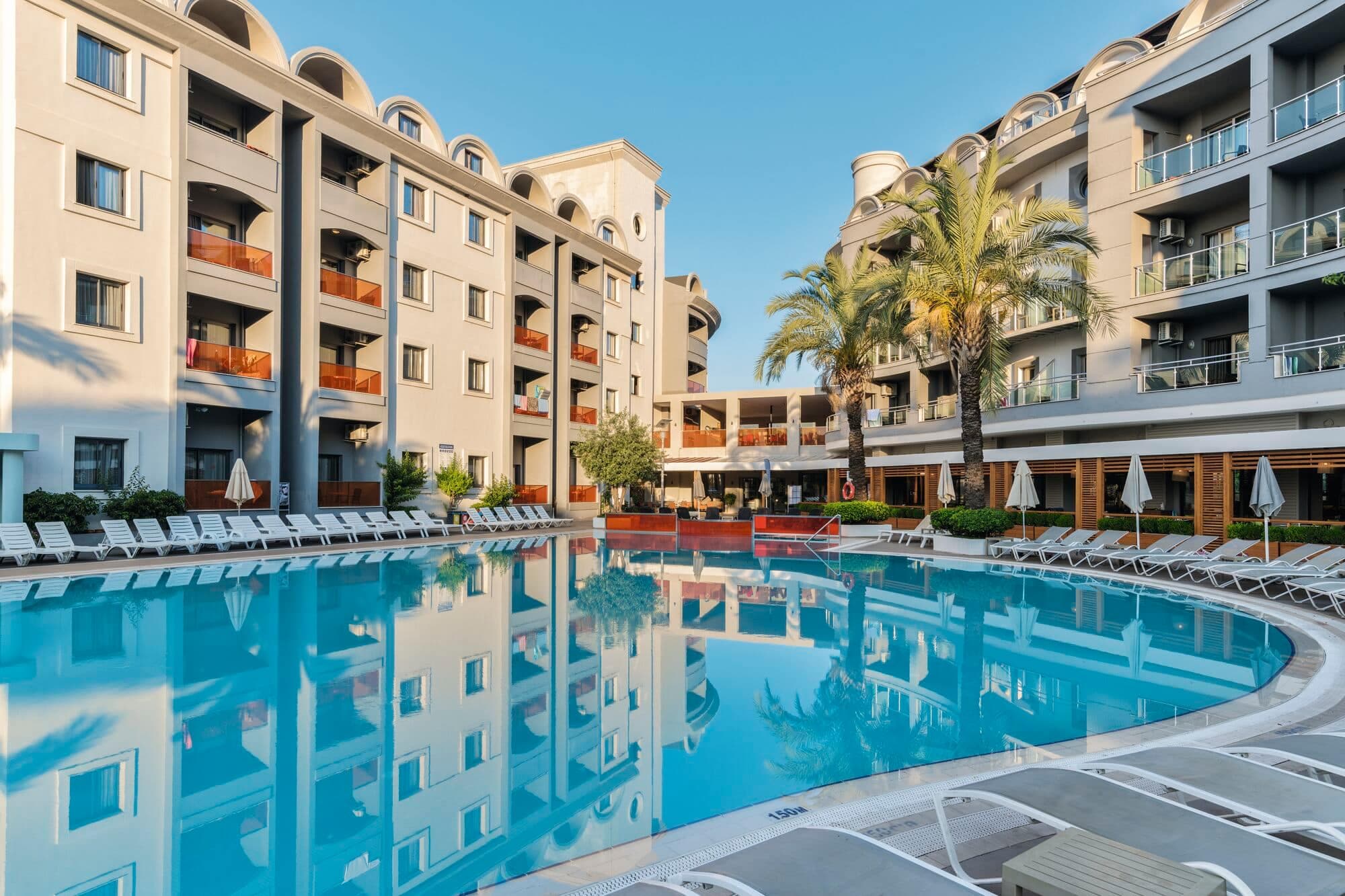 Costa Mare Suites