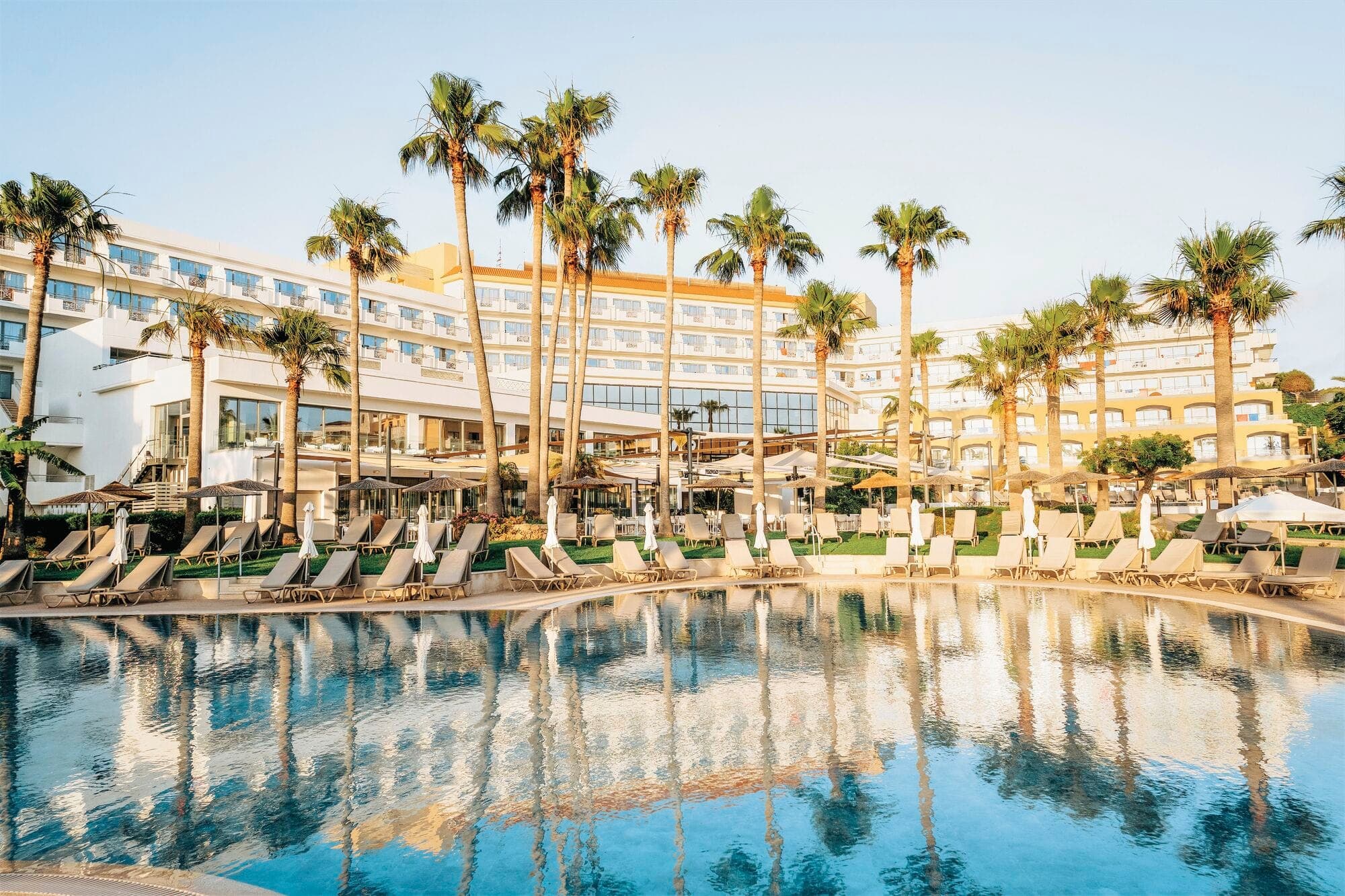 St. George Beach Hotel & Spa Resort - main photo