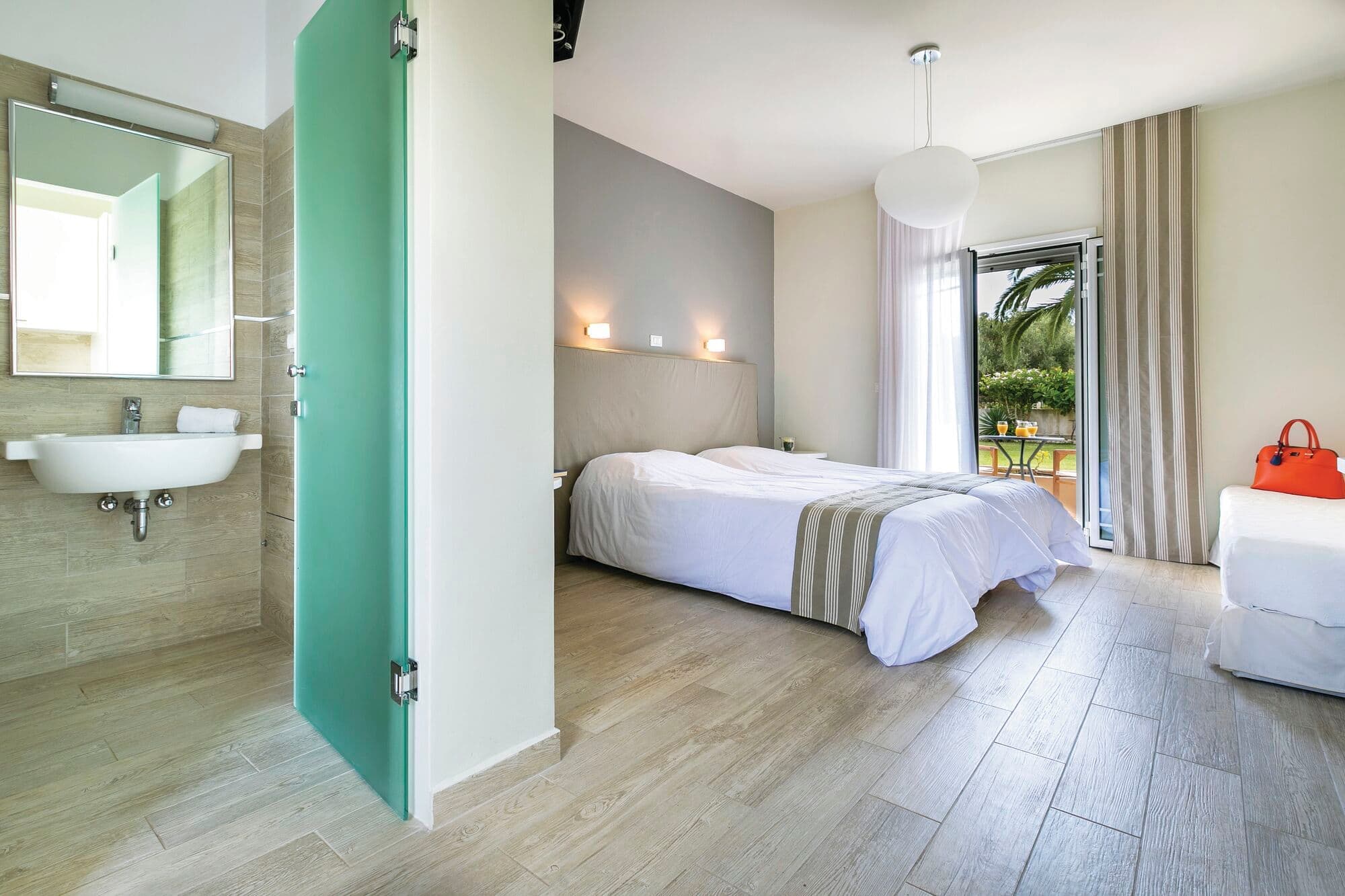 Olive Grove Getaway - photo 2