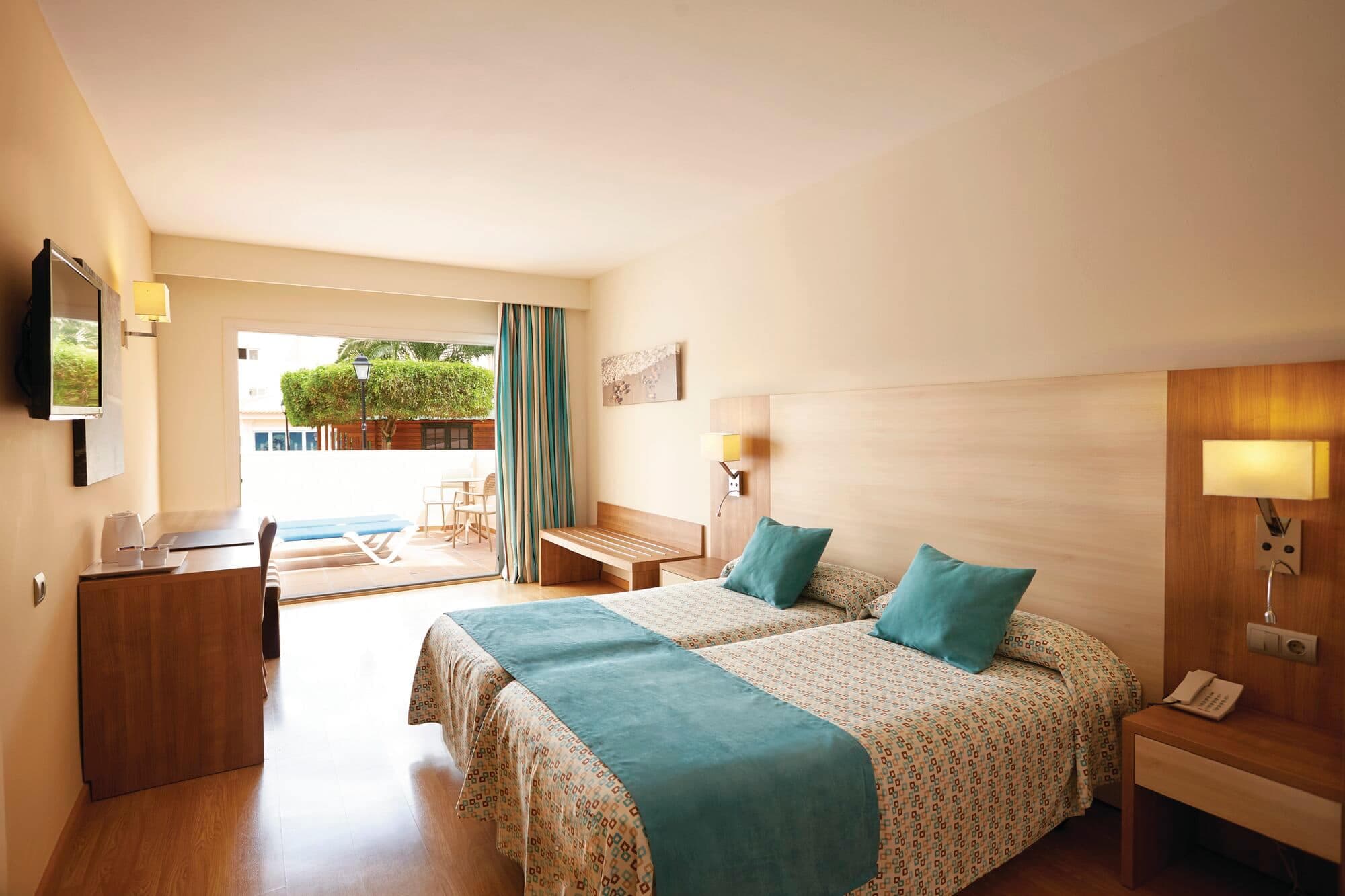 Invisa Figueral Resort - photo 2
