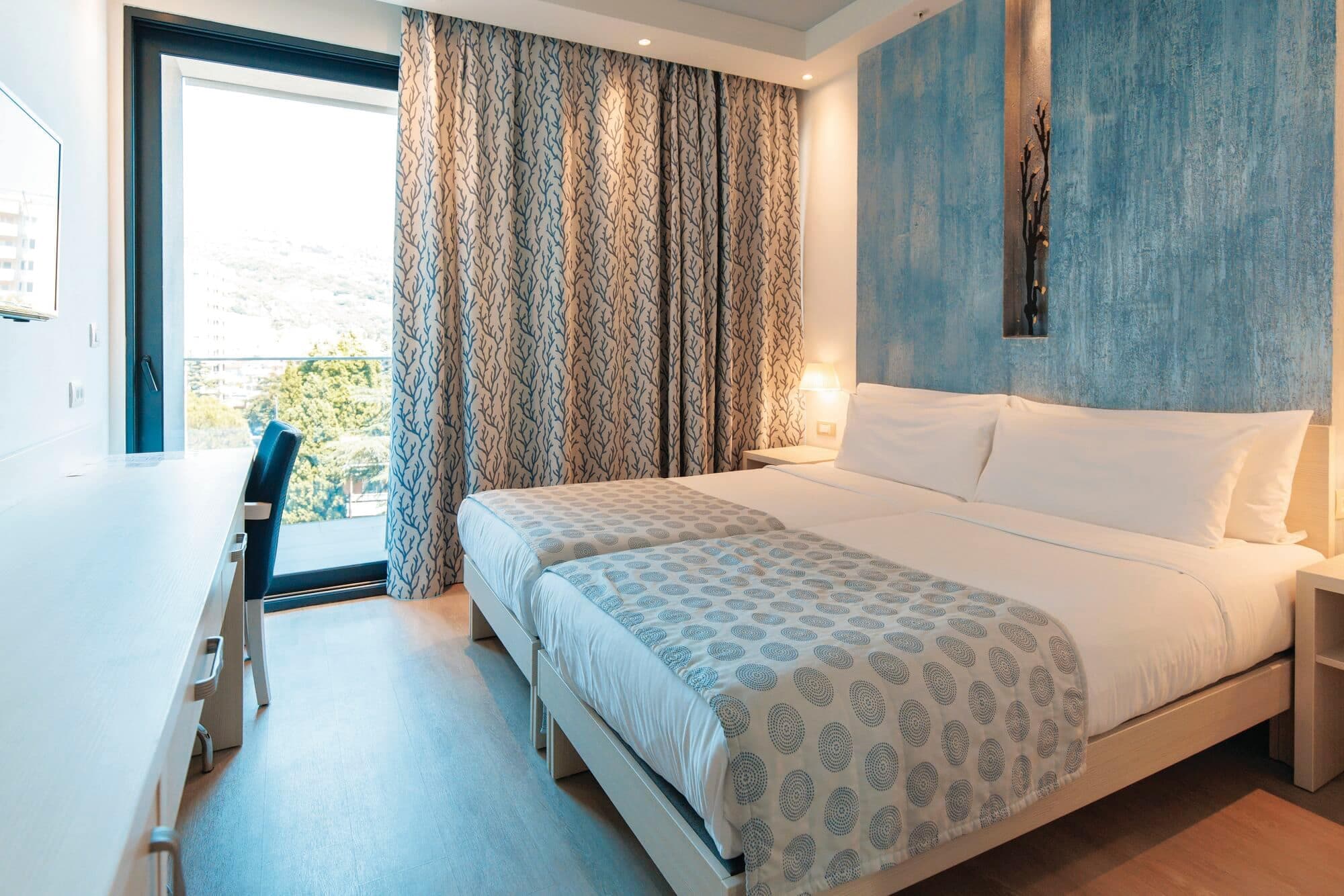 Palmon Bay Hotel - photo 2