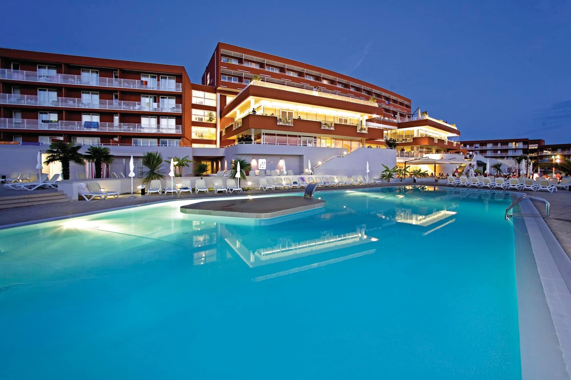 Hotel Albatros Plava Laguna - photo 3
