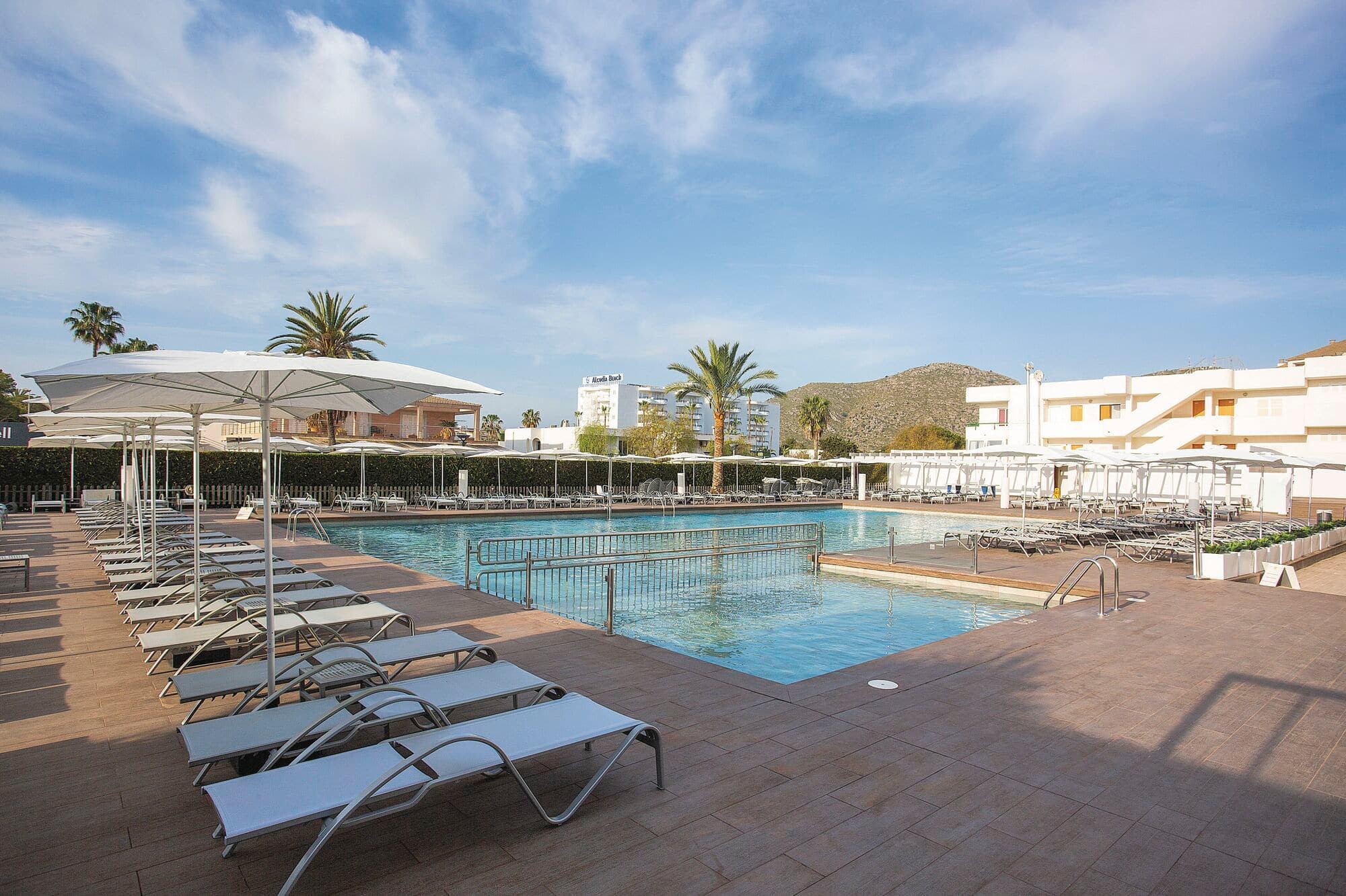 Hotel BQ Delfin Azul - photo 2