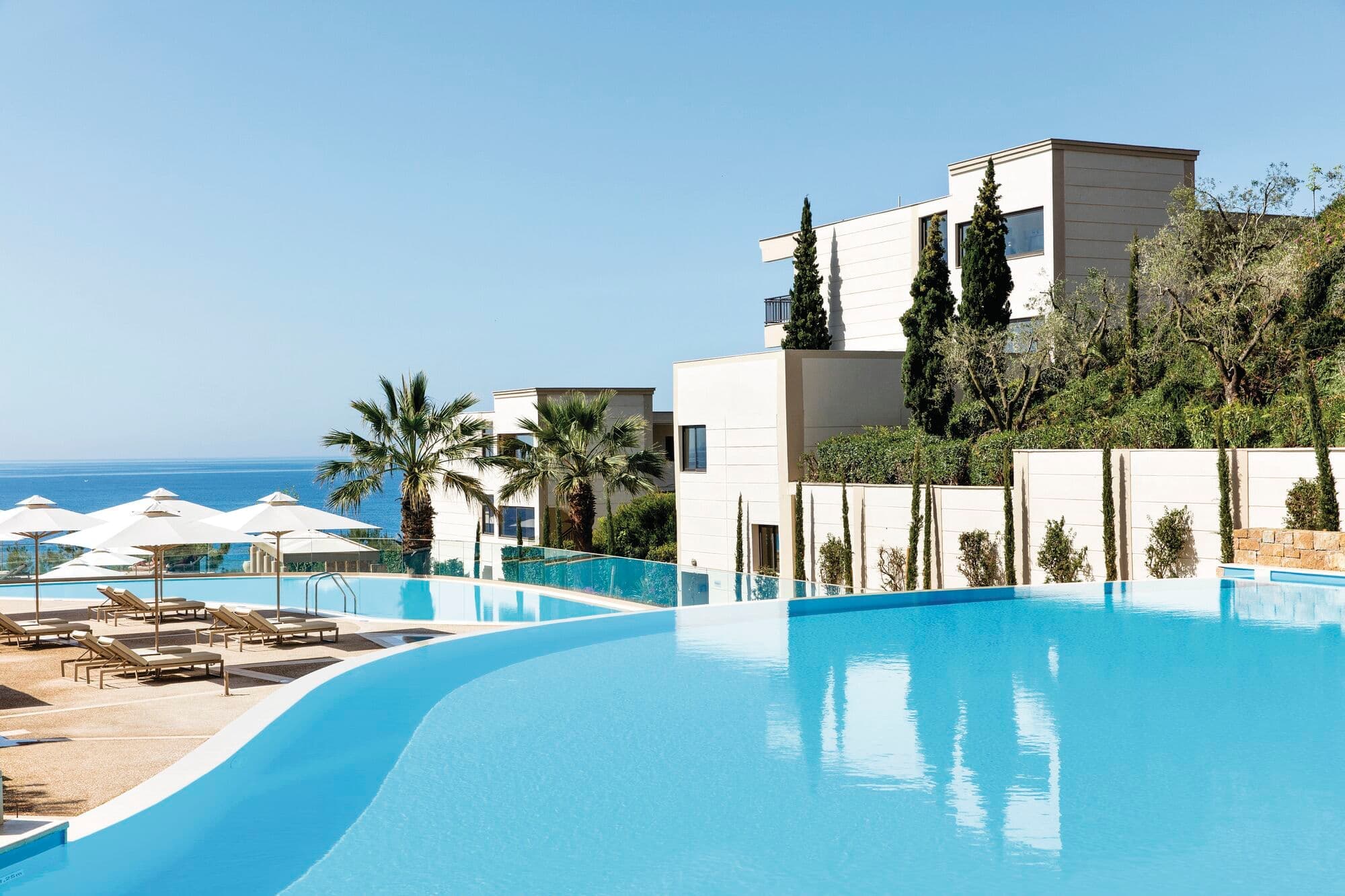 Ultra-Luxe Beach Getaway - photo 3