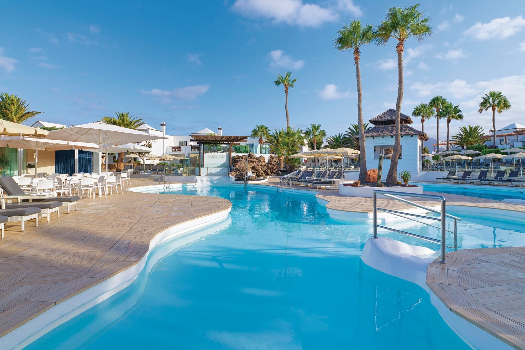 H10 White Suites