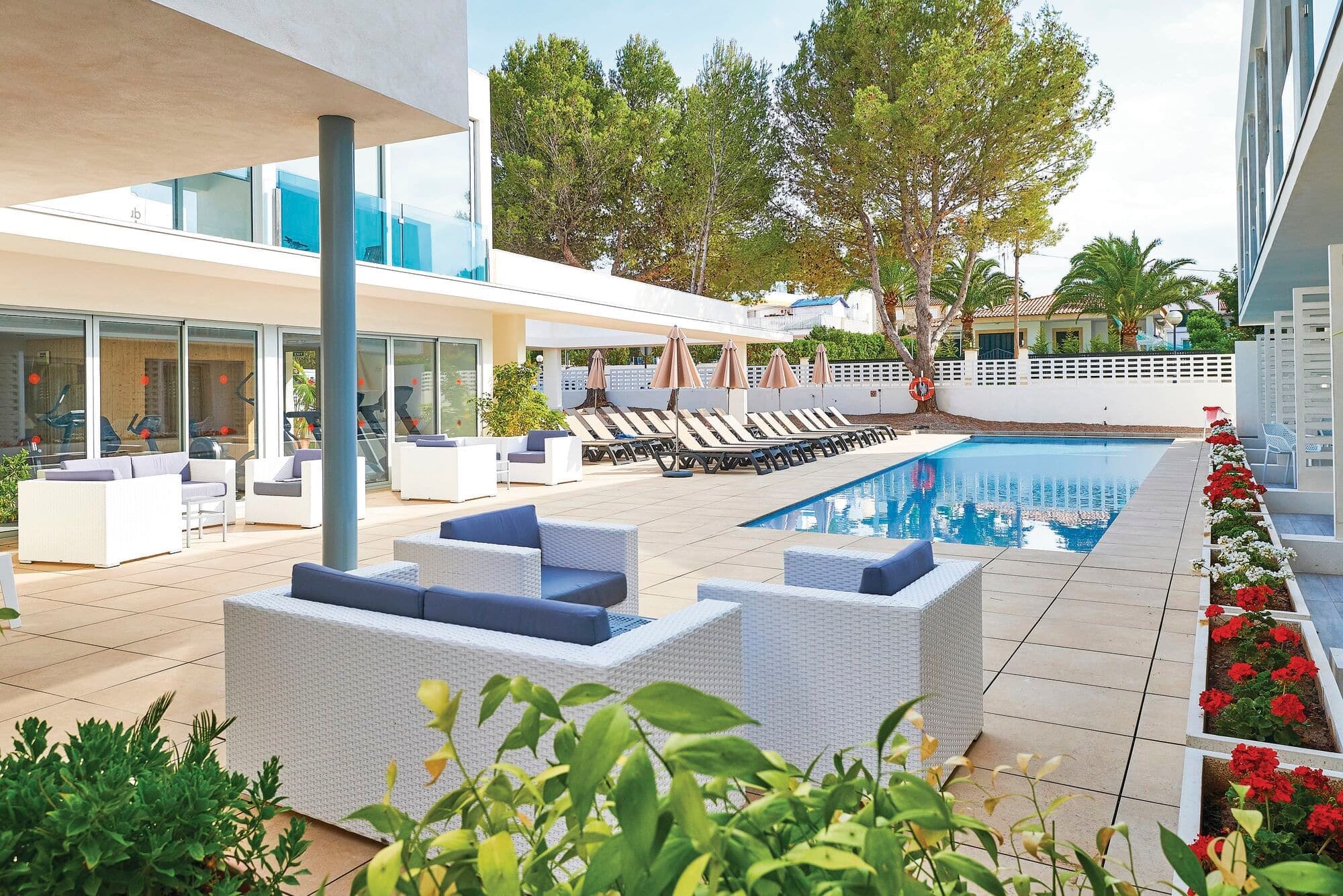 More Hotel - photo 3